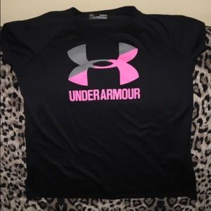 UnderArmour shirt (size L) + leggings (size M)